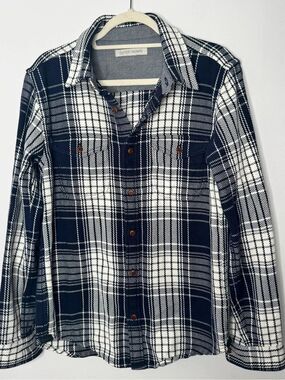 Outerknown men's blanket shirt made of 100% organic cotton